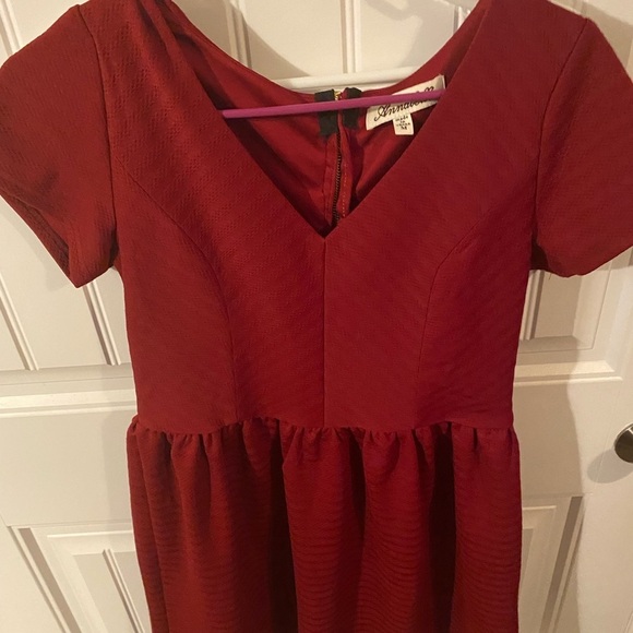 Annabelle Red V-Neck Drop Waist Dress with Black Zipper Detail on Back - Picture 4 of 7